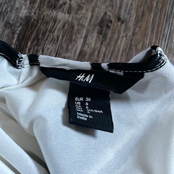 NWT H&M STRIPED SUMMER DRESS - Picture 3 of 3